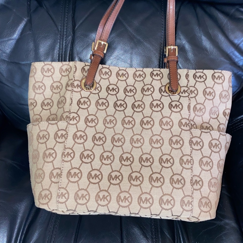 Michael kors medium tote never used
